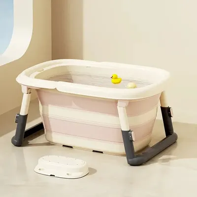 Cadita 3 in 1 pentru copii Little Mom AquaPlay Pink pliabila, echipata cu masuta de joaca detasabila, dus functional si dop evacuare apa, picioruse reglabile in inaltime, dimensiune 78.5 x 51.5 x 38 cm