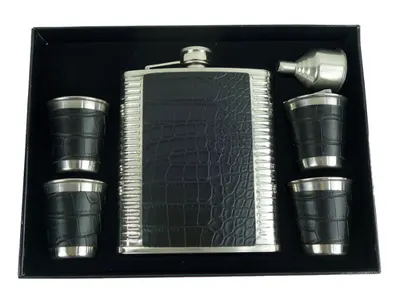 Set Cadou Plosca cu 4 Pahare si palnie model piele sarpe NEGRU
