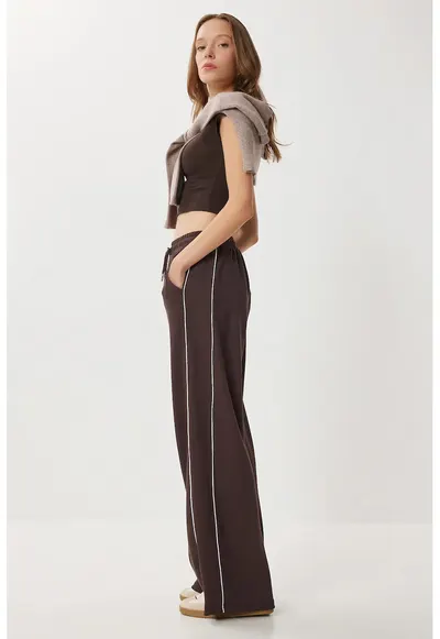 Pantaloni dama - Happiness Istanbul - Regular Fit - bumbac tricotat - maro