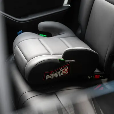 Inaltator auto i-Size Juju Jazzy Booster Negru-Gri, 125x150 cm, isofix, cotiere moi, husa detasabila