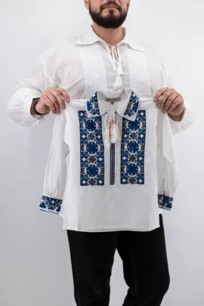 Ie traditionala baieti Bucur