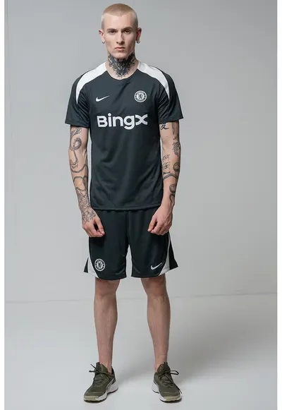 Tricou cu Dri Fit si decolteu la baza gatului pentru fotbal - Alb fildes/Verde inchis