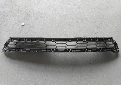 Grila radiator potrivit VW SCIROCCO III 1.4/2.0/2.0D 2008-2017 dupa 2014 - (negru lucios)