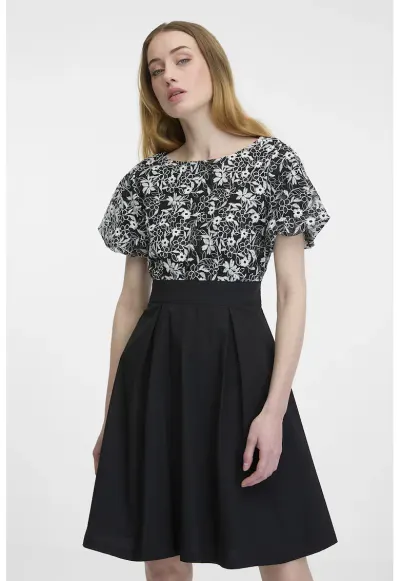 Rochie evazata cu decupaj pe spate - Alb/Negru