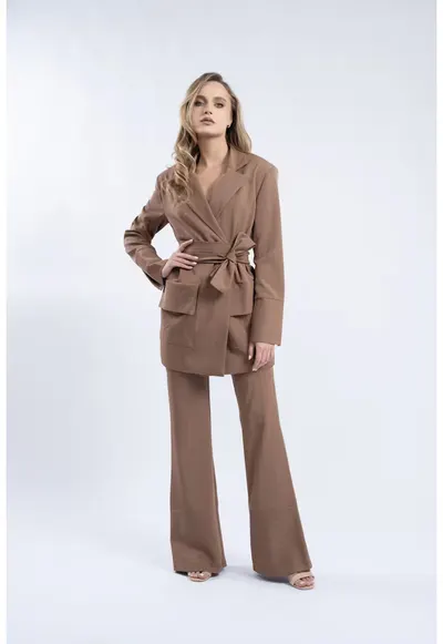 Pantalon evazat cu dungi fine