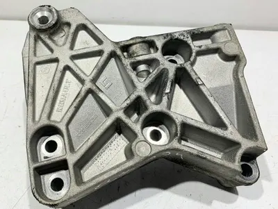 Suport motor 8200633253 Renault Scenic 3 (2009-2011) 1.5 dci K9K 846