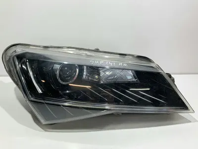 Far dreapta bi-xenon adaptiv 3V2941018A Skoda Superb 3 (2015-2019)