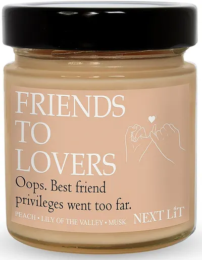Lumânare parfumată Next Lit Burning Tropes - Friends To Lovers, 180 g