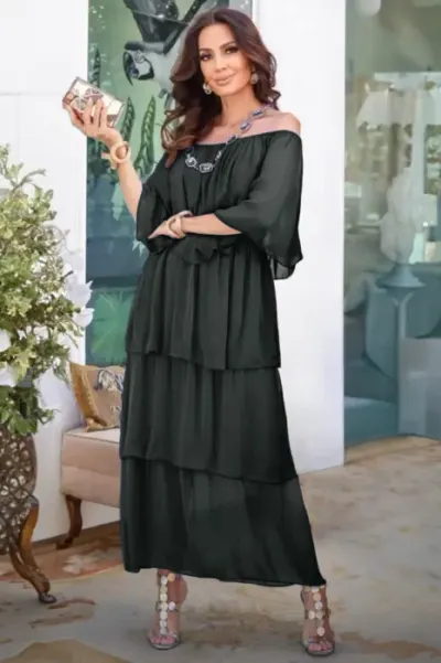 Rochie lunga suprapusa din matase si vascoza, cu trei volane mari si elastic pe umeri, gri inchis