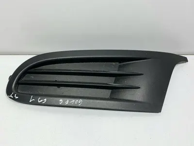 Grila proiector bara stanga fata 5K0853665A Volkswagen Golf 6 (2008-2013)