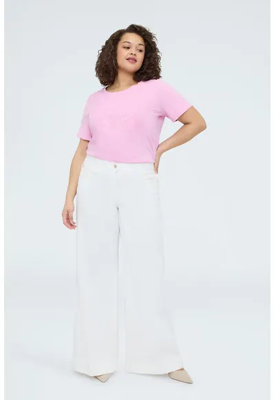 Tricou cu decolteu rotund si design brodat - Roz pastel