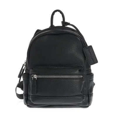 Rucsac negru texturat cu buzunare frontale si accesorii argintii