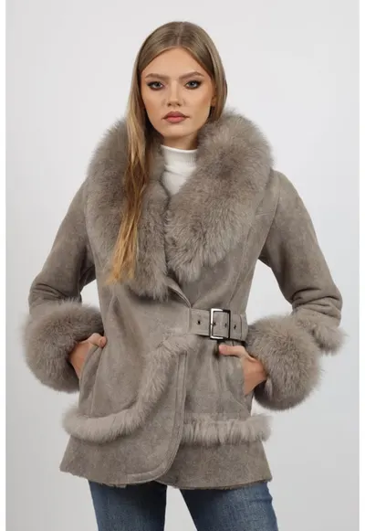 Cojoc de Dama din Blana de Miel si Vulpe Argintie - Model Norvegia Bej - Bej