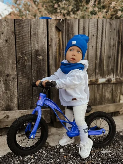 Bicicleta fara pedale pentru copii Maawo, roti de 12 inch, cu anvelope pneumatice, cadru din aliaj de magneziu, design ergonomic, Saua reglabila, sarcina maxima 30 kg, Blue Stilus