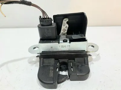 Broasca capota spate 5G6827505 Volkswagen Golf 7 (2012-2017)