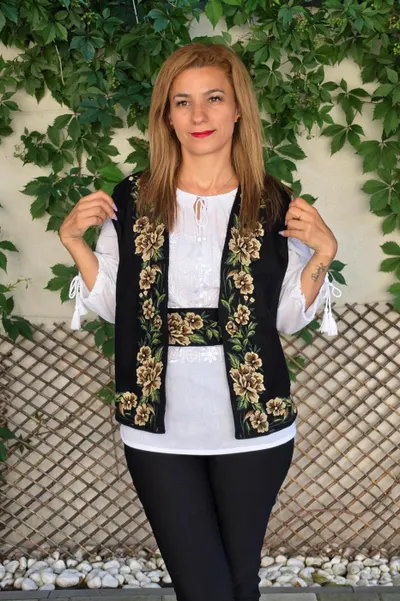 Vesta si Brau cu model traditional Minodora 2