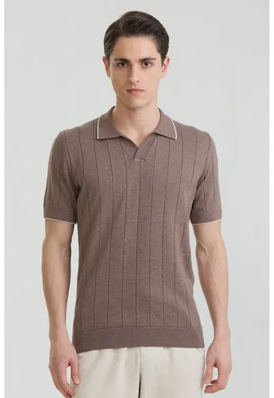 Tricou polo din bumbac cu striatii - Maro pamantiu