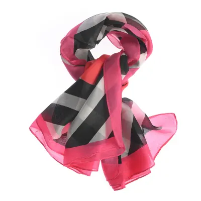 Esarfa din matase cu model geometric negru si roz 100 x 100 cm