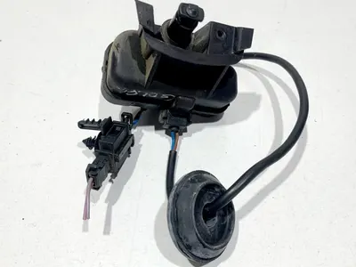 Motoras deschidere clapeta rezervor 5N0810773F Volkswagen Golf 6 (2008-2013)