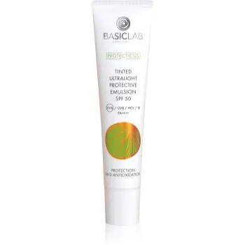 BasicLab Dermocosmetics Protecticus Fluid nuantator pentru ten gras și mixt