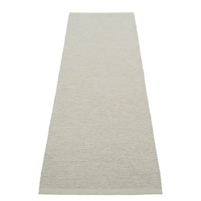 Covor tip traversă pentru interior și exterior verde deschis 70x240 cm Emm Sage – Pappelina