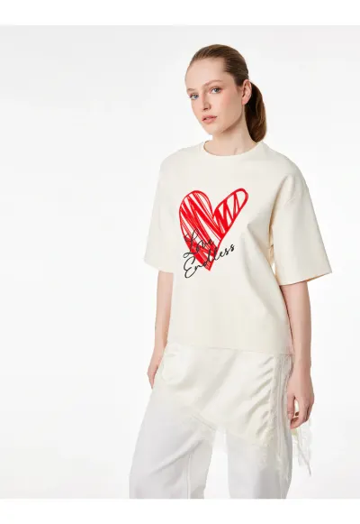 Tricou supradimensionat cu satin si terminatie asimetrica - Alb fildes/Negru stins/Rosu vermillion