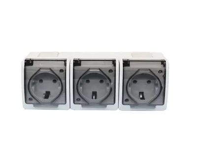 Priza tripla capac transparent