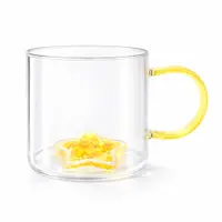 Cană cu model 3D steluță galbenă, pereți dubli, sticlă borosilicată și inserție de sclipici, 300 ml, Aurora Glow