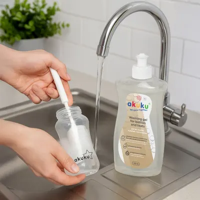 Detergent gel pentru biberoane,tetine si jucarii Akuku 500 ml,ph neutru,hipoalergenic,fara parfum,97 ingrediente naturale