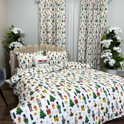 Set Lenjerie Pat Dublu Craciun 4 Piese + 2 Draperii 150x235cm din Bumbac Ranforsat – Confort si Eleganta, Fabricat in Romania, Alb, Verde, Rosu, Spargatorul de Nuci, brazi