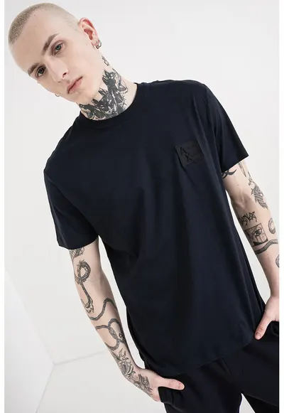 Tricou regular fit cu decolteu la baza gatului - Negru/Bleumarin