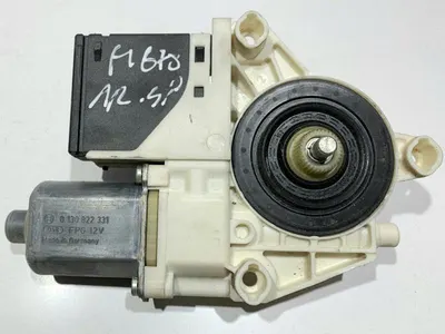 Motoras macara geam dreapta spate 827300003R Renault Megane 3 (2008-2012)