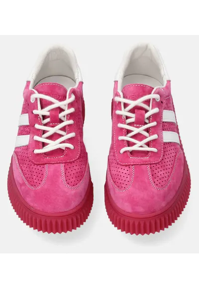 Pantofi sport cu perforatii discrete