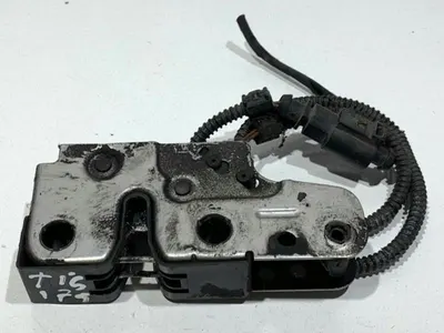 Broasca capota fata / motor 5N0823509A Volkswagen Tiguan (2007-2011)