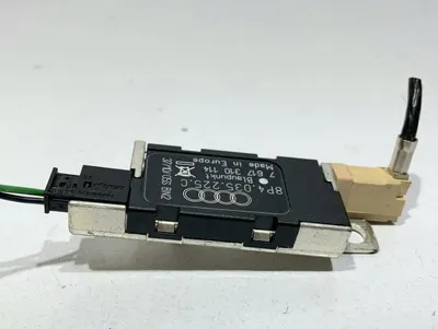 Amplificator antena 8P4035225C Audi A3 facelift (2008-2013) [8P1]