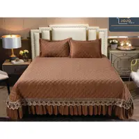 Cuvertura pat dublu, 3 piese, Catifea Matlasata cu Broderie Aurie, 250x270cm, Jojo Home, Maro