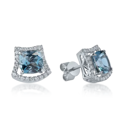Cercei stud din aur alb cu topaze london blue square de 3.816ct si diamante de 0.407ct