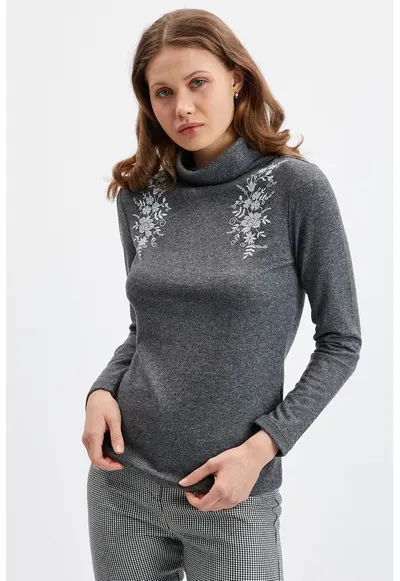 Pulover cu guler inalt si detalii cu model floral - Gri inchis melange