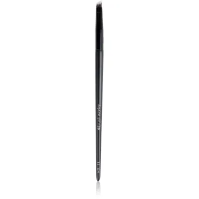 Brushworks Precise Brow perie curbata pentru sprancene tip NO. 21 1 buc