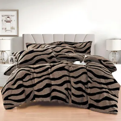 Lenjerie pat dublu, Super Pufoasa COCOLINO Sherpa, cu ELASTIC, 4 piese, Maro, Zebra Print