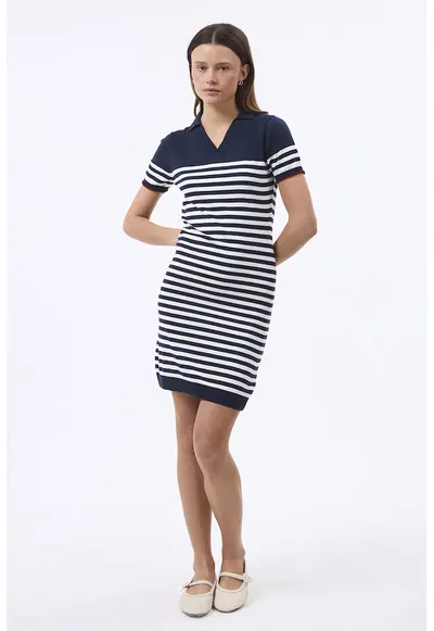 Rochie tricotata cu dungi - Alb/Albastru inchis