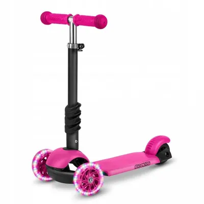 Trotineta 3 in 1 pentru copii Ricokids Buggy Roz cu scaunel reglabil,inaltime ghidon reglabila,roti cu lumini LED,platforma antiderapanta,cadru din aluminiu,manere ergonomice si cosulet pentru accesorii