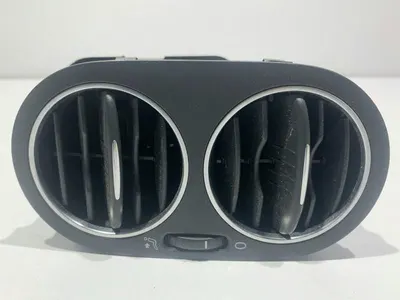 Grila ventilatie dreapta fata 5M0819759 Volkswagen Golf 6 plus (2009-2014)