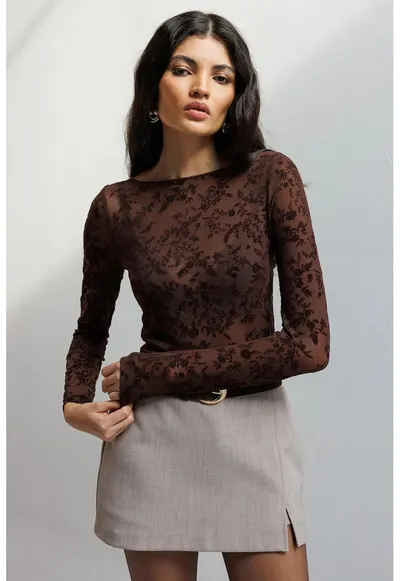 Bluza dama - Bluza Florala cu Guler Barca - Detaliu Elastic - Maro - Textil
