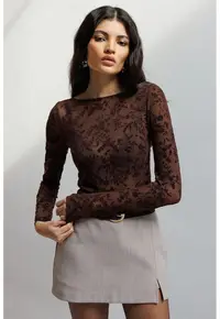 Bluza dama - Bluza Florala cu Guler Barca - Detaliu Elastic - Maro - Textil