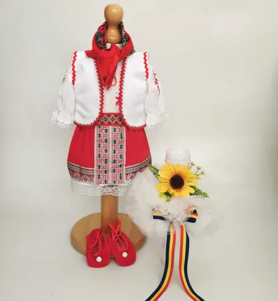 Set Botez Traditional a, Costum Traditional Muna 15 - 2 piese costumas si lumanare