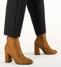 Botine Fekra Camel