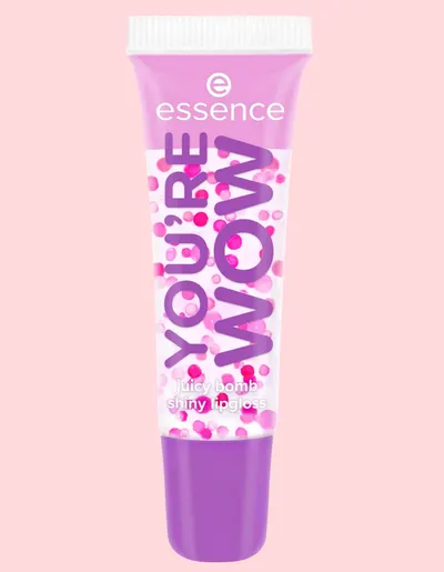 Essence SAY IT WITH JUICY YOU'RE WOW luciu de buze strălucitor juicy bomb 04 · Strawberry Splash