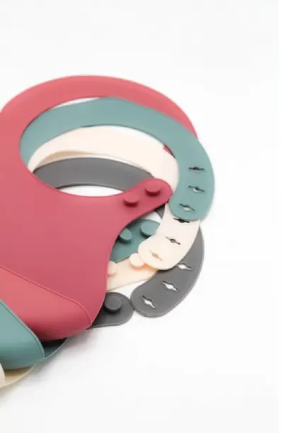 Baveta reglabila BabyJem din silicon Mini Roz