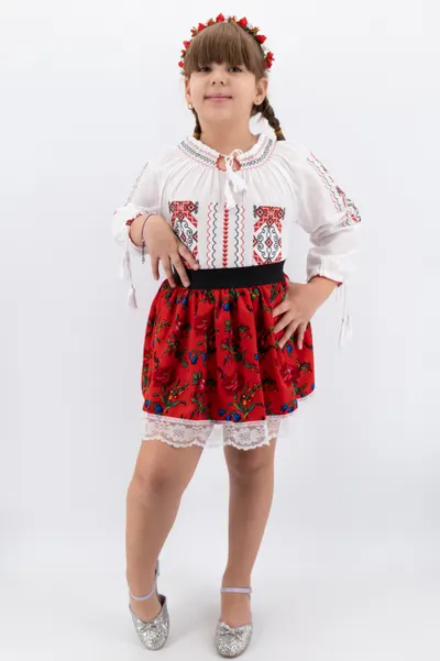 Ie traditionala fetite Rita